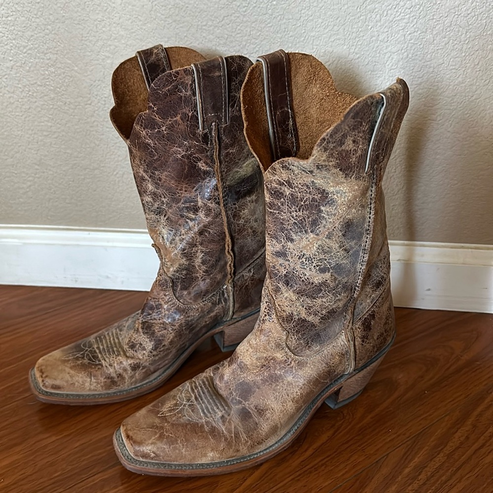 Justin Distresses Boots